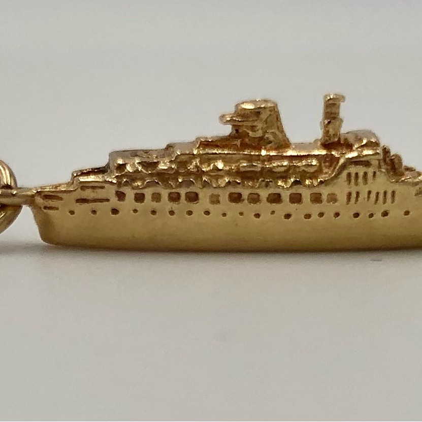14k Yellow Gold Solid Polished 3-D Cruise Ship Charm Pendant 2.0gm L- 1.25inch.